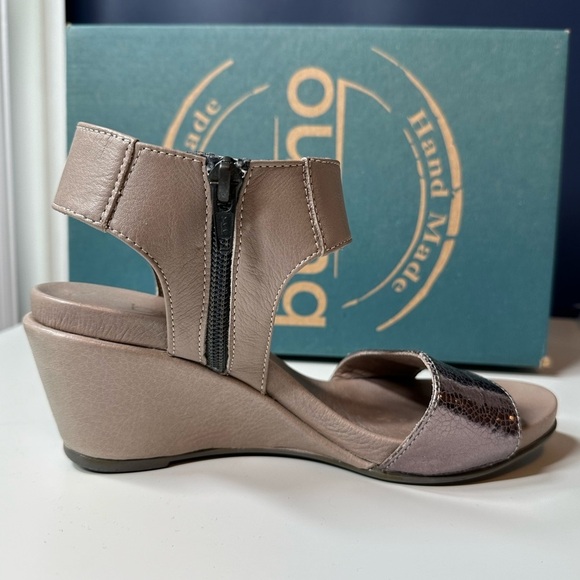 Bueno Beige Wedge Leather Sandals Size 36 (6) - Picture 5 of 12